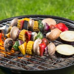 Direktes grillen mit einem Mini-Kugelgrill