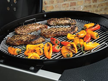 Weber Performer Premium GBS mit Grillgut